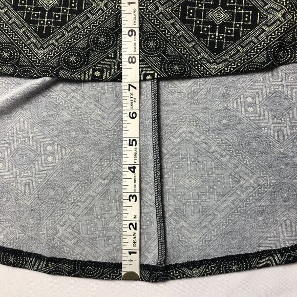 Lularoe Carly Dress Women XS Black Geo Print Short Sleeve Swing Hi Low Flowy - Picture 10 of 10